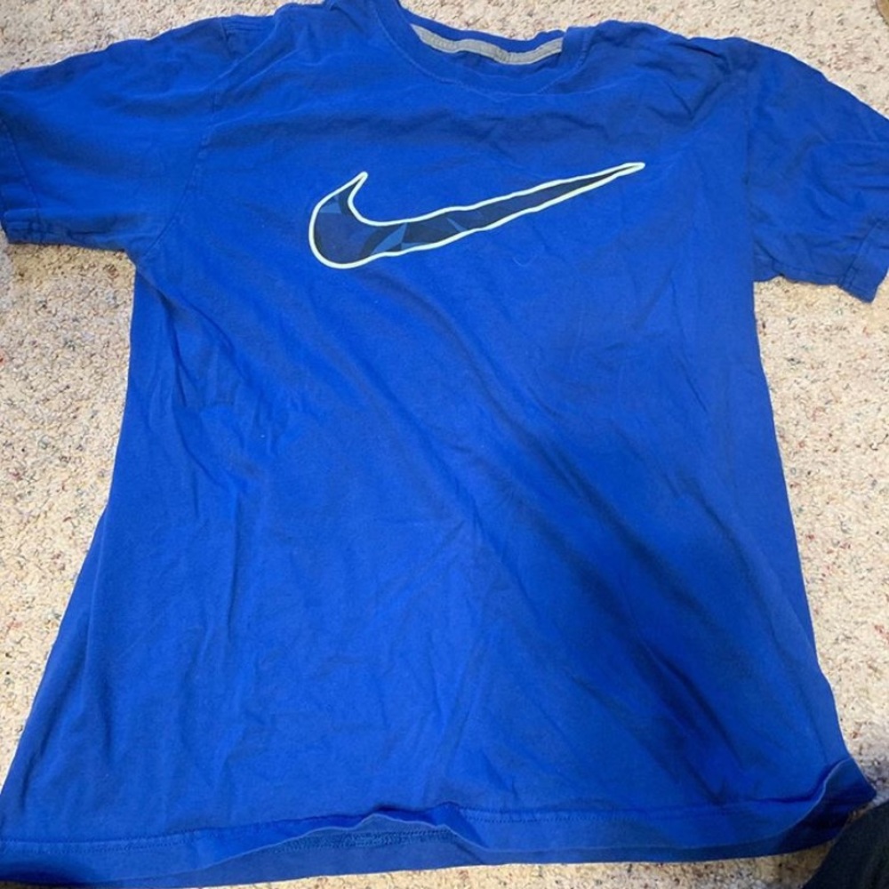 Men’s blue nike shirt